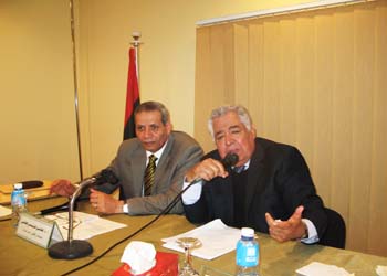 أحمد ابراهيم الفقيه يحاضر في طرابلس حول المستقبل العربي