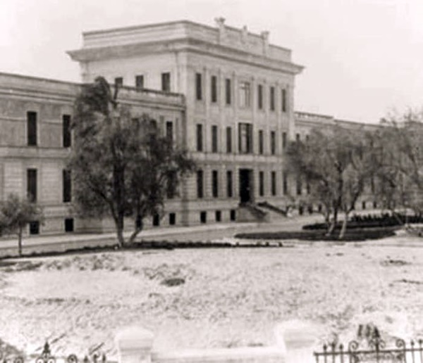 الصورة: لقطة نادرة لمستشفي طرابلس ألمركزي التقطت عام 1938م