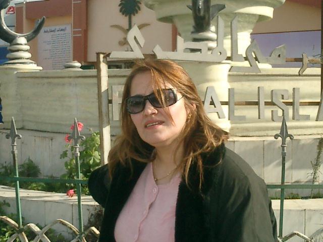 القاصة والروائية رزان المغربي