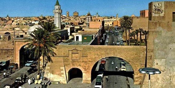 طرابلس، المدينة القديمة - بابا الخندق وباب المشير